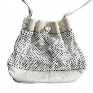 *VINTAGE 60's* Whiting & Davis‎ White Mesh Drawstring Shoulder Bag